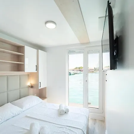 On A Houseboat In Novigrad 3* Novigrad (Istria)