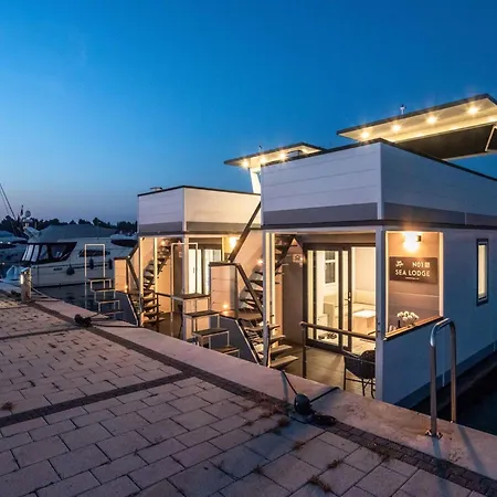 On A Houseboat In Novigrad Botel 3*